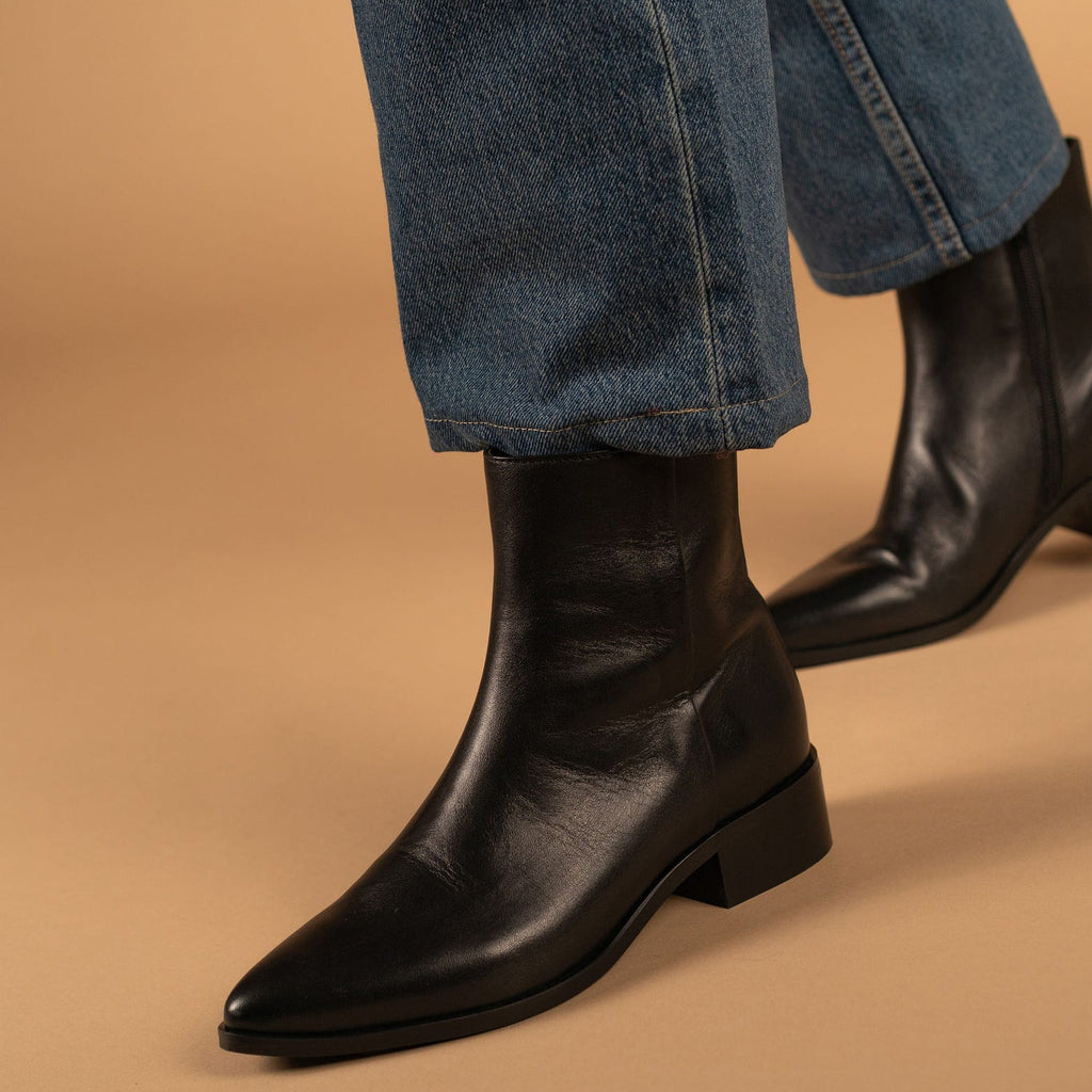 Marylis black ankle boots